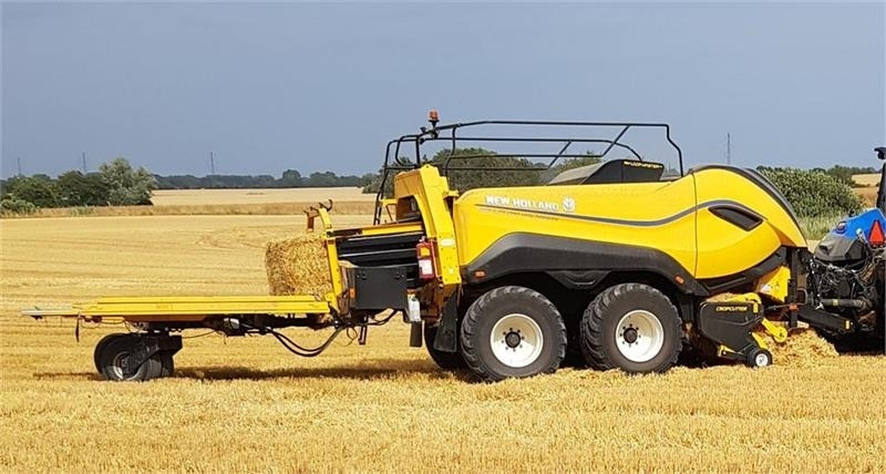 New Holland BB 1290 RC HD - Square baler: picture 1 New Holland BB 1290 RC HD - Square baler: picture 1