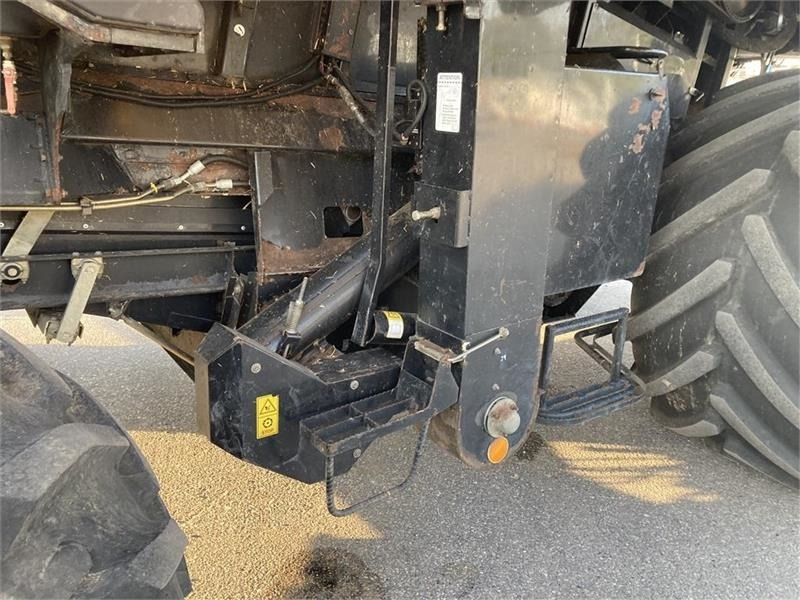 Combine harvester New Holland CR 980: picture 14