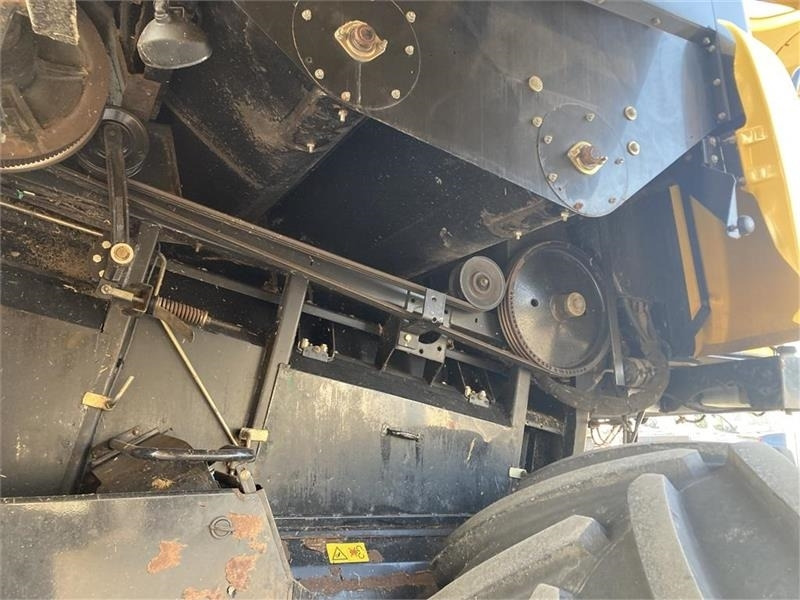 Combine harvester New Holland CR 980: picture 15