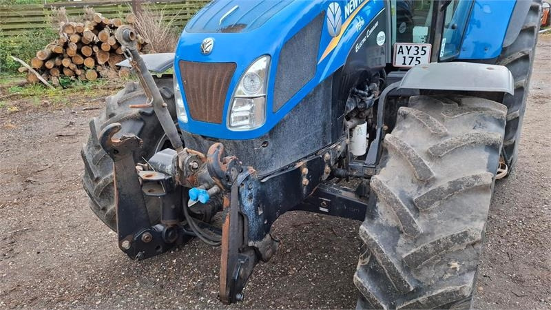 New Holland T5.115 EC  - Farm tractor: picture 5 New Holland T5.115 EC  - Farm tractor: picture 5