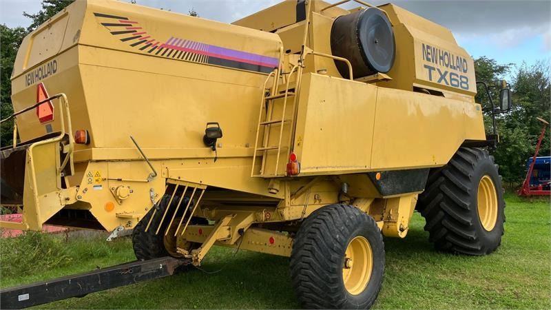 New Holland TX68 FSH - Combine harvester: picture 3 New Holland TX68 FSH - Combine harvester: picture 3