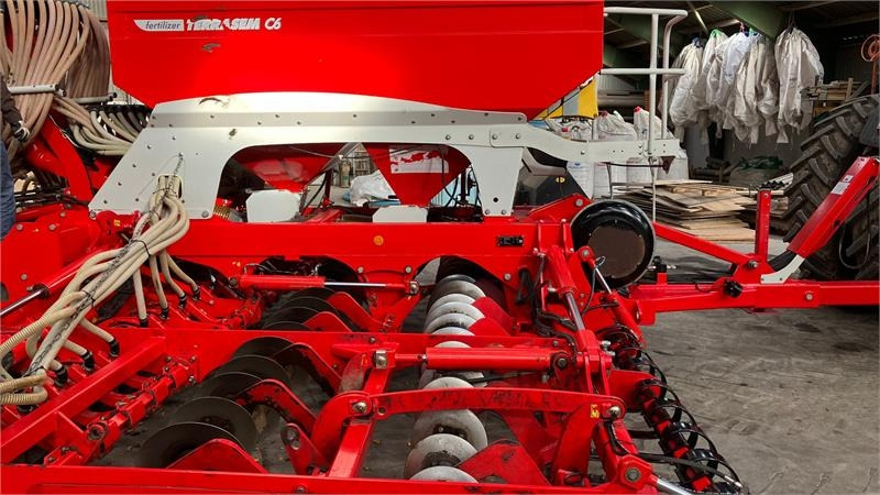 Seed drill Pöttinger Terrasem C6 Fertilizer: picture 6