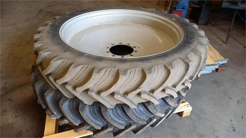 Taurus Sprøjtehjul 340/85R48 Taurus RC95. - Tire for Agricultural machinery: picture 3 Taurus Sprøjtehjul 340/85R48 Taurus RC95. - Tire for Agricultural machinery: picture 3