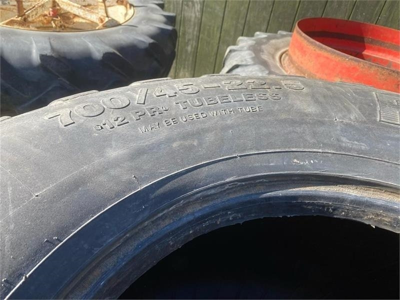 Vredestein Flotation + 700/45x22,5 - Tire for Municipal/ Special vehicle: picture 2 Vredestein Flotation + 700/45x22,5 - Tire for Municipal/ Special vehicle: picture 2