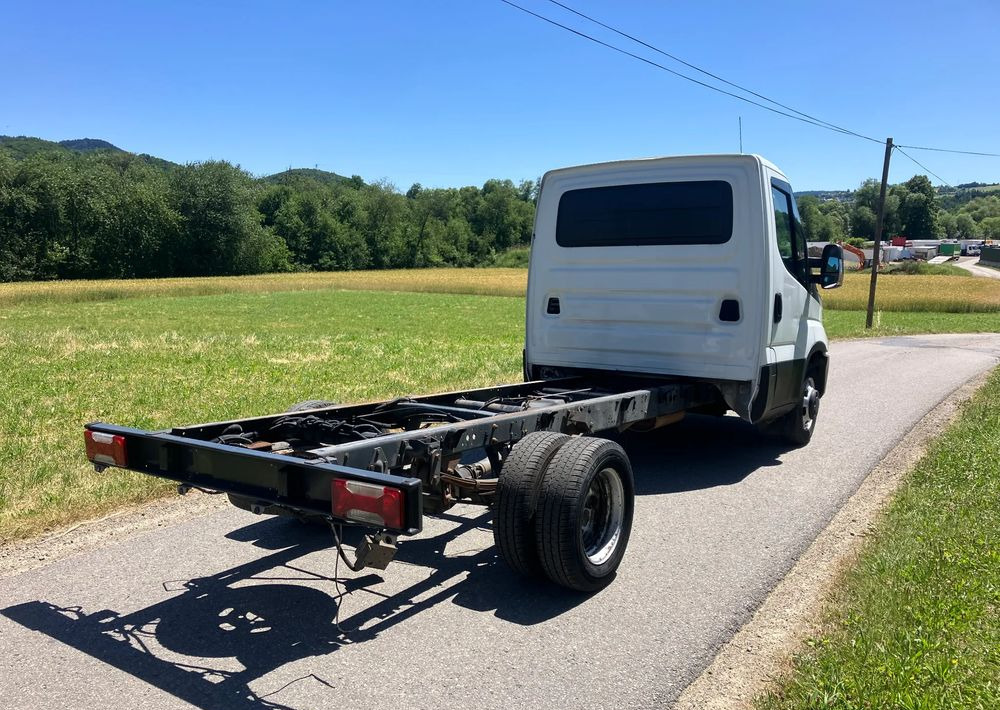 Iveco DAILY 35C13 ramo do zabudowy kiper wywrotka - Cab chassis truck: picture 3 Iveco DAILY 35C13 ramo do zabudowy kiper wywrotka - Cab chassis truck: picture 3