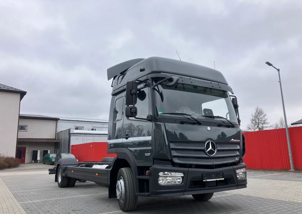 Mercedes-Benz Mercedes Atego 1221 sypialka euro6 Rama do zabudowy - Cab chassis truck: picture 2 Mercedes-Benz Mercedes Atego 1221 sypialka euro6 Rama do zabudowy - Cab chassis truck: picture 2