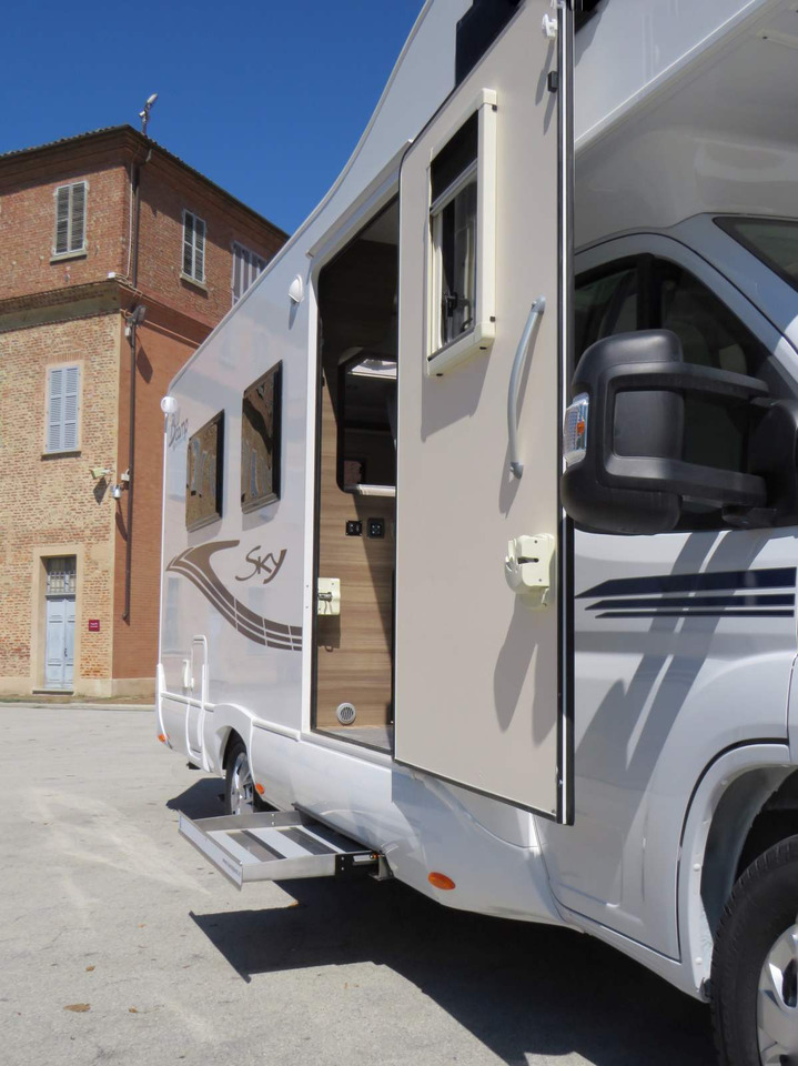 Fiat Ducato RETRACTABLE PLATFORM (300KG CAPACITY) - Camper: picture 2 Fiat Ducato RETRACTABLE PLATFORM (300KG CAPACITY) - Camper: picture 2