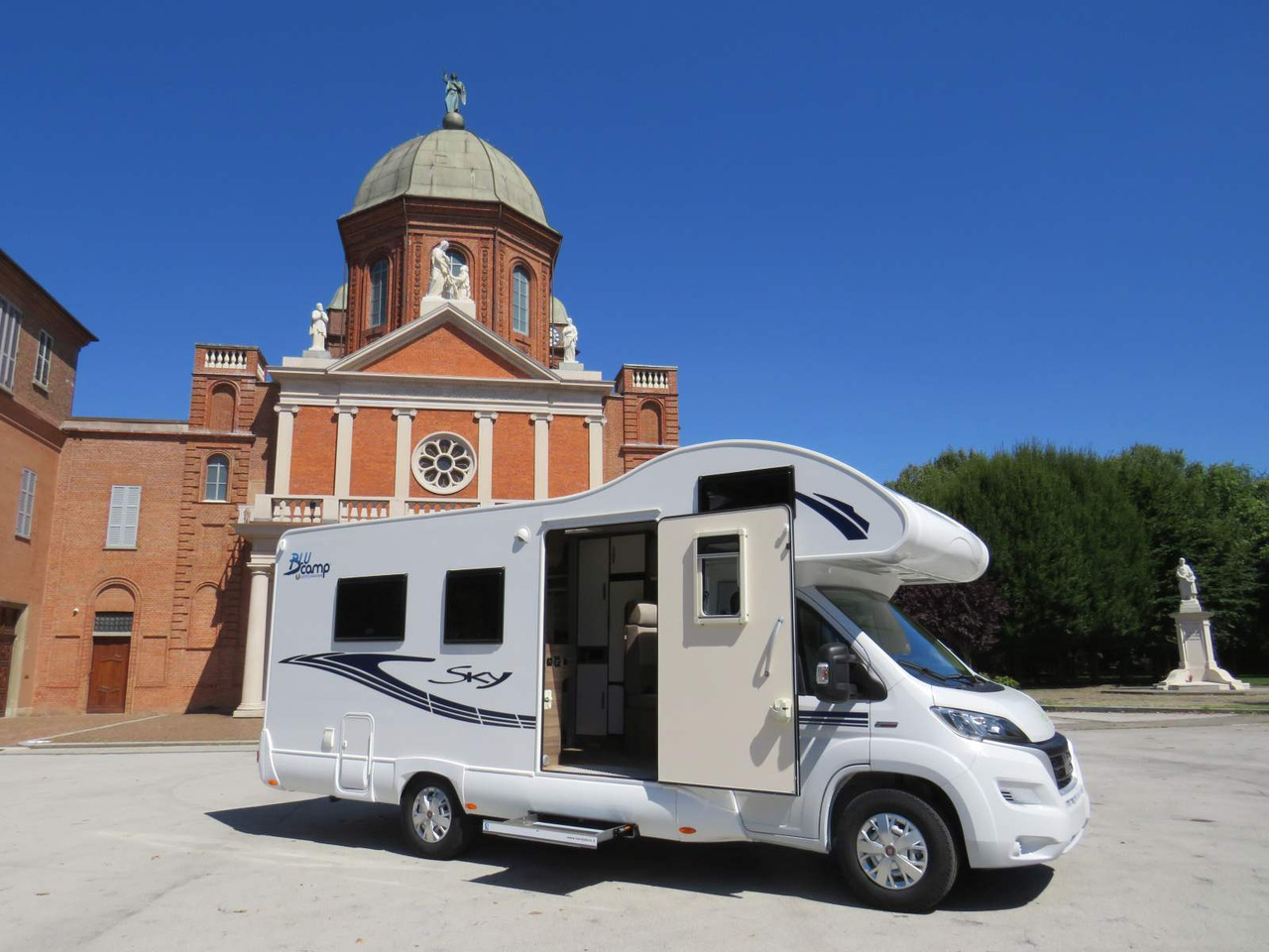 Fiat Ducato RETRACTABLE PLATFORM (300KG CAPACITY) - Camper: picture 5 Fiat Ducato RETRACTABLE PLATFORM (300KG CAPACITY) - Camper: picture 5