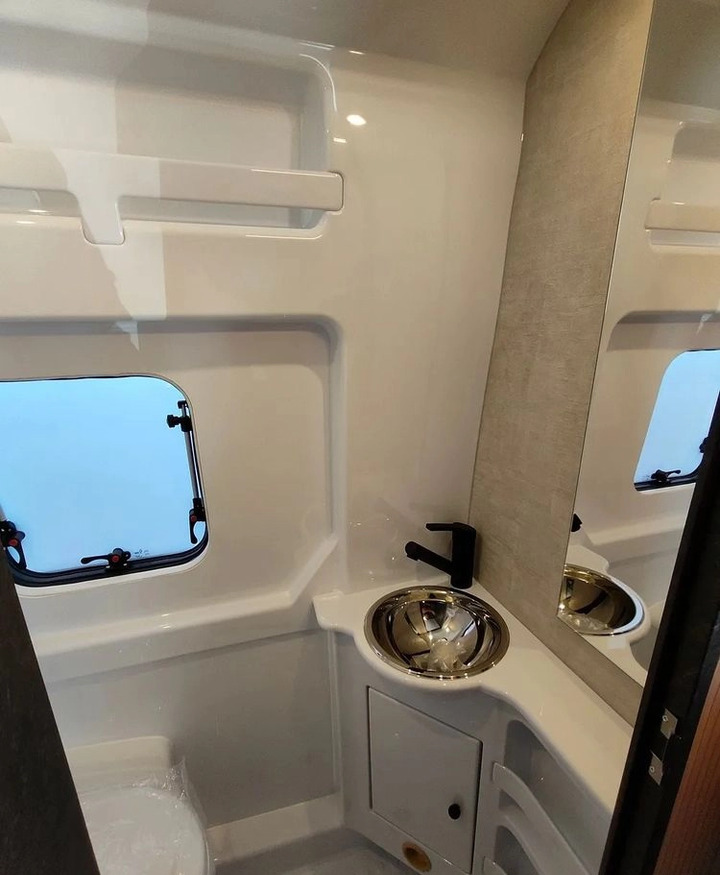 New Camper Fiat Ducato Rimor Horus 45 NEW AUTOMAT Grau Truma Diesel Lampen FULL LED 4-Sitzer: picture 17