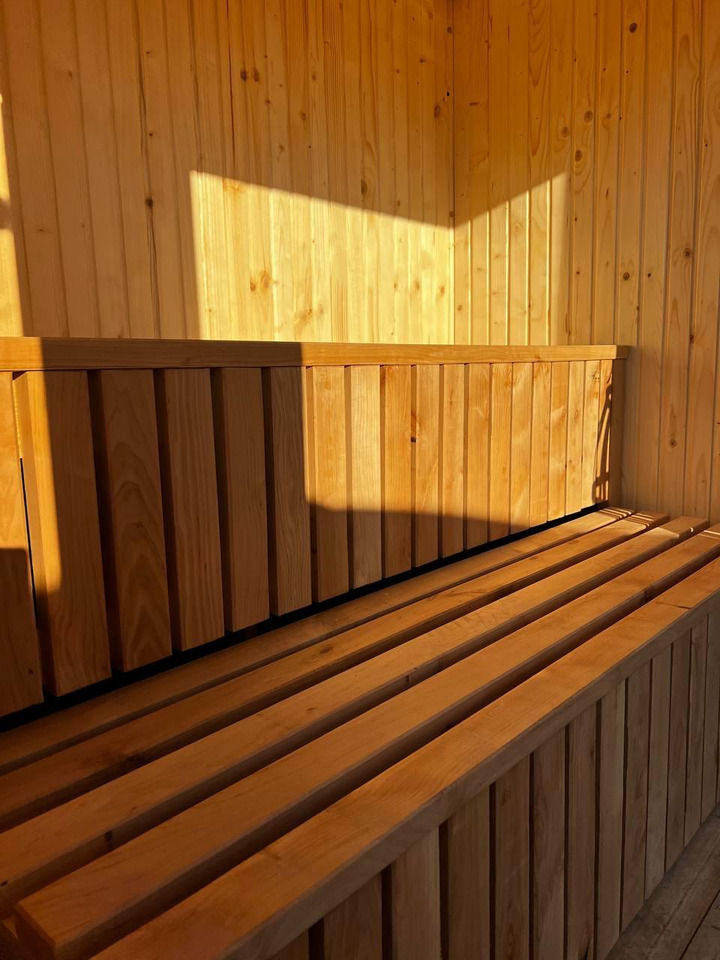 IDEX Sauna 200x220x200 cm – Compact Outdoor or Indoor Sauna Cabin Mobile Sauna - Construction container: picture 5 IDEX Sauna 200x220x200 cm – Compact Outdoor or Indoor Sauna Cabin Mobile Sauna - Construction container: picture 5