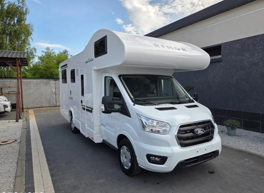 RIMOR Rimor KILIG 695 NEW Retrofitted 5-Passenger Winterized Camera Navigation - Camper van: picture 1 RIMOR Rimor KILIG 695 NEW Retrofitted 5-Passenger Winterized Camera Navigation - Camper van: picture 1