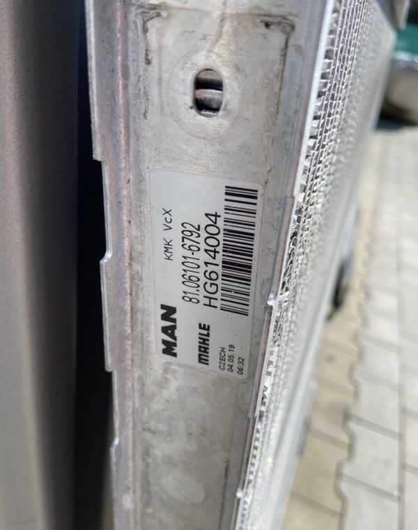 Chłodnica wody MAN TGX euro 6 - Radiator for Car: picture 3 Chłodnica wody MAN TGX euro 6 - Radiator for Car: picture 3