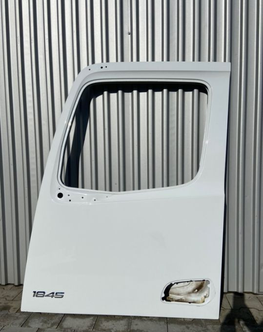 Drzwi lewe Mercedes Actros MP4 euro 6 - Door and parts: picture 1 Drzwi lewe Mercedes Actros MP4 euro 6 - Door and parts: picture 1
