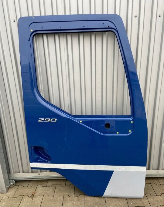 Drzwi prawe DAF LF euro 6 pasażera - Door and parts: picture 1 Drzwi prawe DAF LF euro 6 pasażera - Door and parts: picture 1
