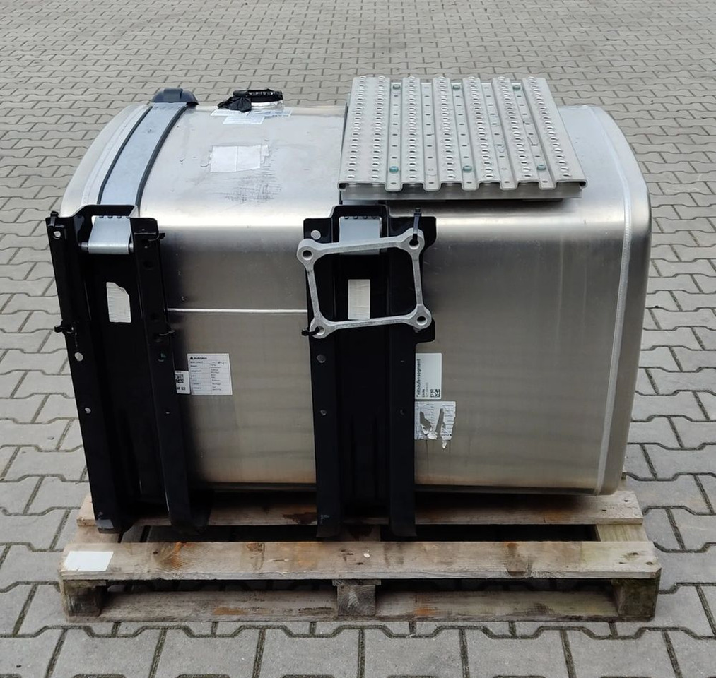 MAN TG3 TGX TGS ZBIORNIK PALIWA KOMPLETNY 460L NOWY - Fuel tank for Truck: picture 2 MAN TG3 TGX TGS ZBIORNIK PALIWA KOMPLETNY 460L NOWY - Fuel tank for Truck: picture 2