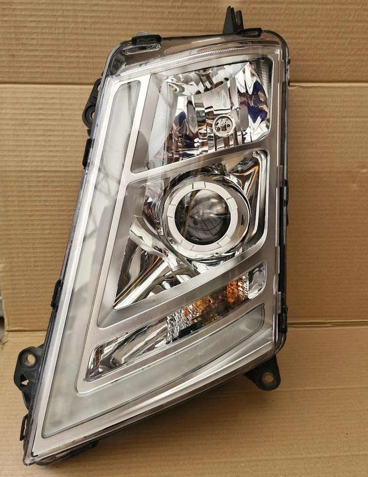 VOLVO FH 4 LAMPA PRZEDNIA XENON LEWA 22239247 - Headlight: picture 1 VOLVO FH 4 LAMPA PRZEDNIA XENON LEWA 22239247 - Headlight: picture 1
