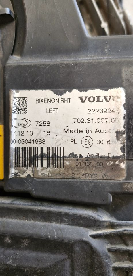 VOLVO FH 4 LAMPA PRZEDNIA XENON LEWA 22239247 - Headlight: picture 2 VOLVO FH 4 LAMPA PRZEDNIA XENON LEWA 22239247 - Headlight: picture 2