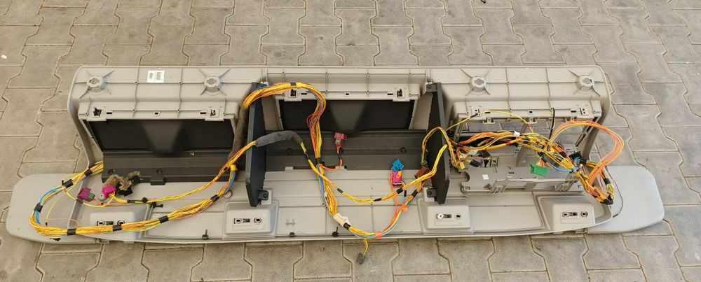 VOLVO FL KONSOLA PÓŁKA GÓRNA - Cab and interior for Truck: picture 2 VOLVO FL KONSOLA PÓŁKA GÓRNA - Cab and interior for Truck: picture 2