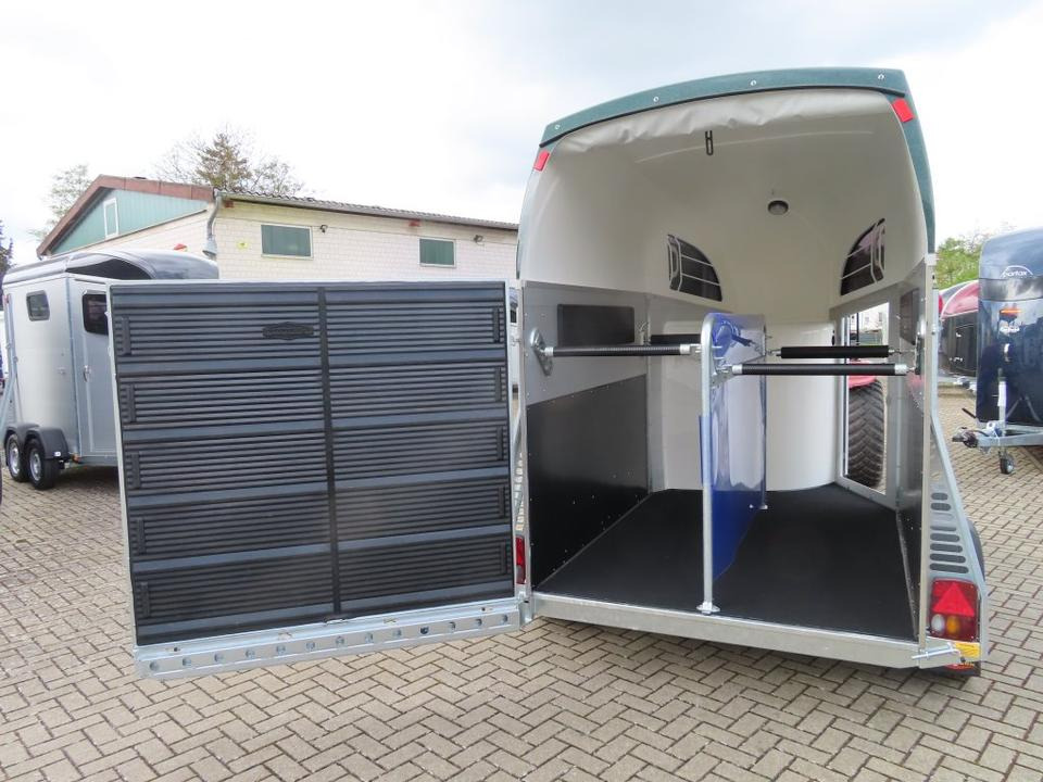 Böckmann Pferdeanhänger Champion R Flügeltür Saka. 100km/h - Horse trailer: picture 1 Böckmann Pferdeanhänger Champion R Flügeltür Saka. 100km/h - Horse trailer: picture 1