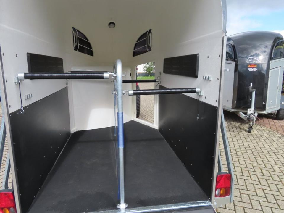 Horse trailer Böckmann Pferdeanhänger, Comfort, Alub. Sattelk. 100 km/h: picture 8