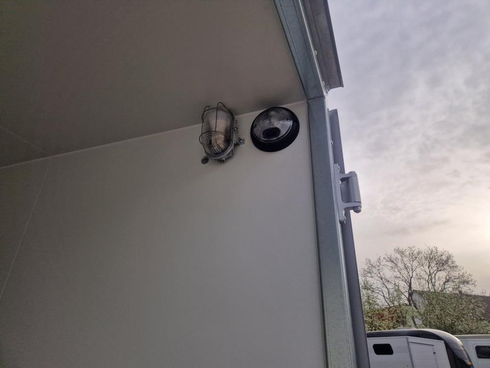 PKW Anhänger Böckmann Kühlkoffer Kühlanhänger Kühler 2,7 to Tür - Refrigerator trailer: picture 5 PKW Anhänger Böckmann Kühlkoffer Kühlanhänger Kühler 2,7 to Tür - Refrigerator trailer: picture 5