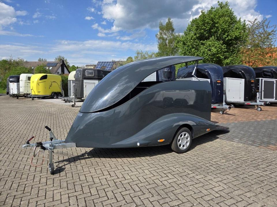 PKW Anhänger geschlossen Motorrad Mieten Leihen 1000kg 100km/h - Motorcycle trailer: picture 3 PKW Anhänger geschlossen Motorrad Mieten Leihen 1000kg 100km/h - Motorcycle trailer: picture 3