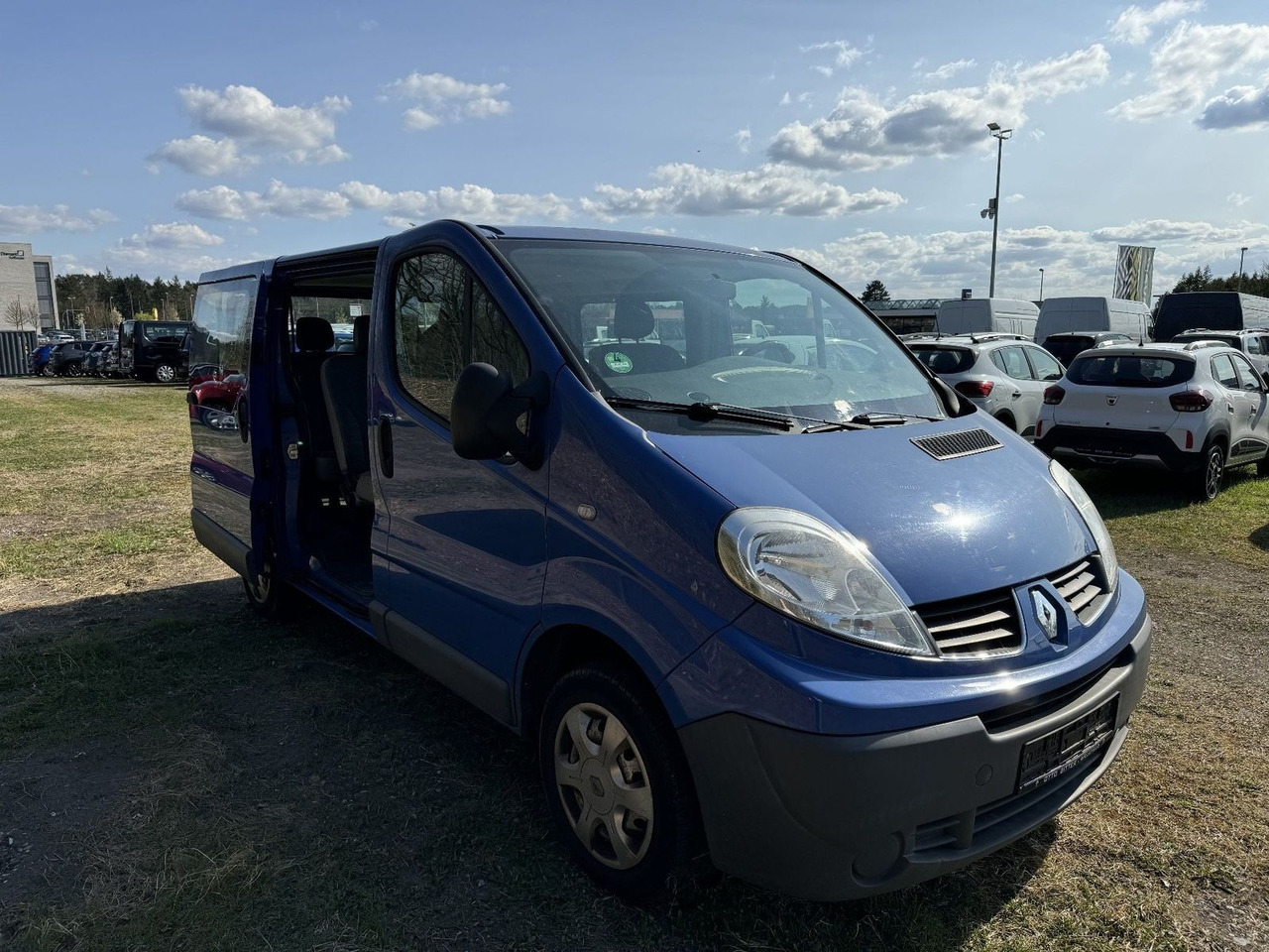 Renault Trafic Combi dCi90 L1H1 9-Sitzer - Passenger van: picture 4 Renault Trafic Combi dCi90 L1H1 9-Sitzer - Passenger van: picture 4