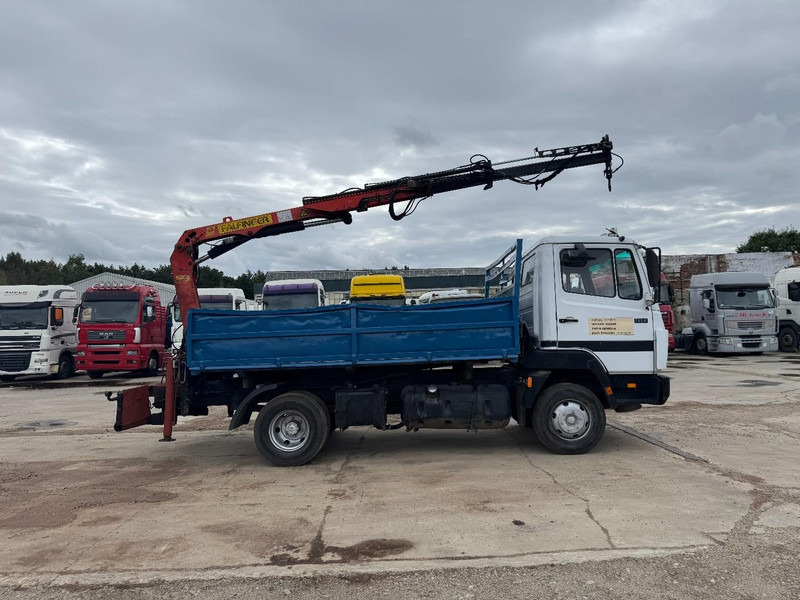 Mercedes-Benz SK 917 (STEEL SUSPENSION / PARLFINGER CRANE / AUXILIARY / 6 CYLINDER WITH MANUAL PUMP) - Tipper, Crane truck: picture 4 Mercedes-Benz SK 917 (STEEL SUSPENSION / PARLFINGER CRANE / AUXILIARY / 6 CYLINDER WITH MANUAL PUMP) - Tipper, Crane truck: picture 4