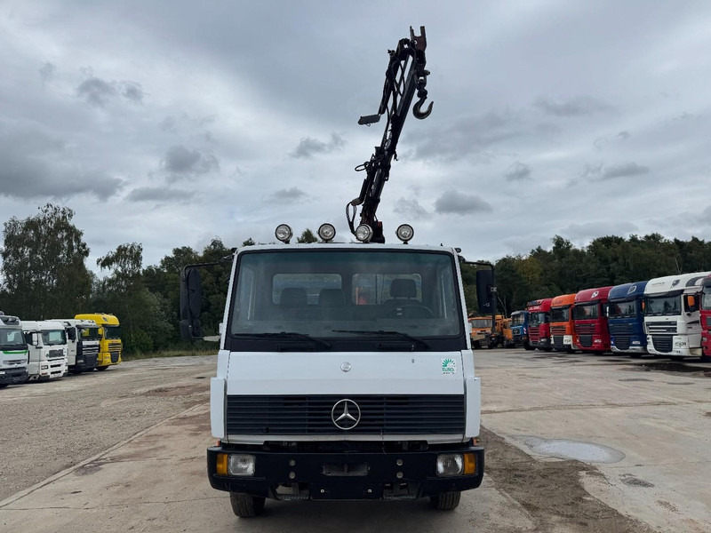 Mercedes-Benz SK 917 (STEEL SUSPENSION / PARLFINGER CRANE / AUXILIARY / 6 CYLINDER WITH MANUAL PUMP) - Tipper, Crane truck: picture 2 Mercedes-Benz SK 917 (STEEL SUSPENSION / PARLFINGER CRANE / AUXILIARY / 6 CYLINDER WITH MANUAL PUMP) - Tipper, Crane truck: picture 2