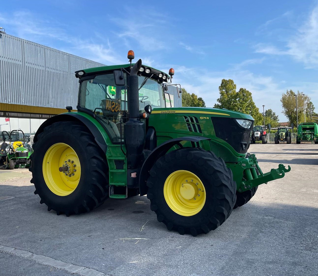 JOHN DEERE 6175 R - Farm tractor: picture 2 JOHN DEERE 6175 R - Farm tractor: picture 2