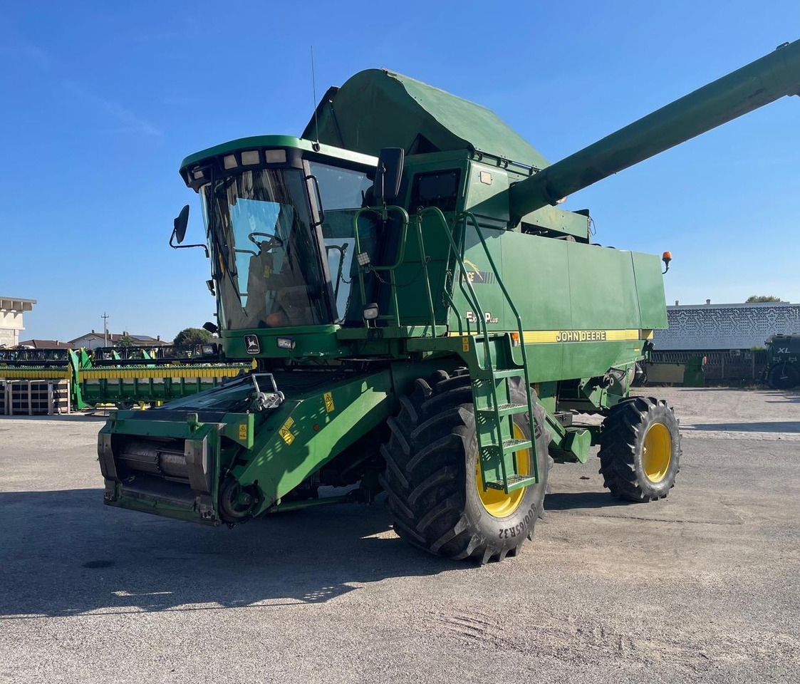 JOHN DEERE MIETITREBBIA CTS - Combine harvester: picture 2 JOHN DEERE MIETITREBBIA CTS - Combine harvester: picture 2