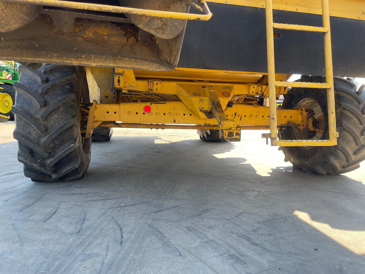 NEW HOLLAND MIETITREBBIA TF 78 - Combine harvester: picture 4 NEW HOLLAND MIETITREBBIA TF 78 - Combine harvester: picture 4