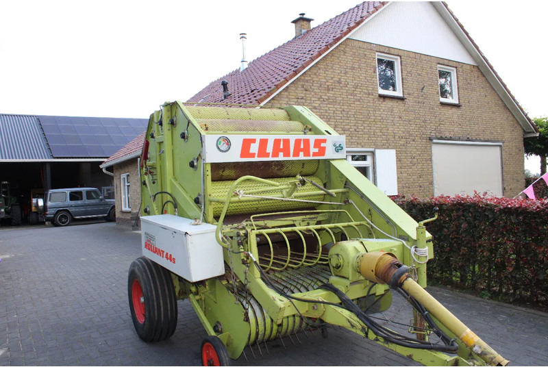 Claas Rollant 44S - Agricultural machinery: picture 1 Claas Rollant 44S - Agricultural machinery: picture 1