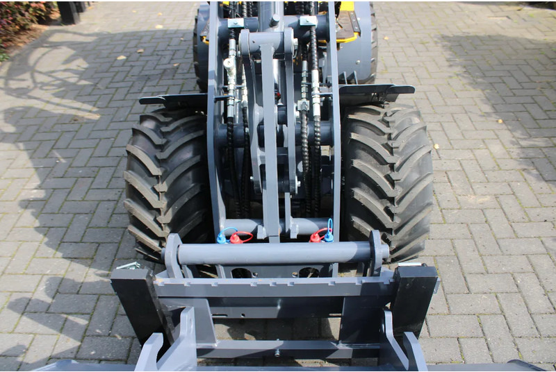 Compact track loader Eurotrac w11 M OOK W12S OP VOORRAAD: picture 10