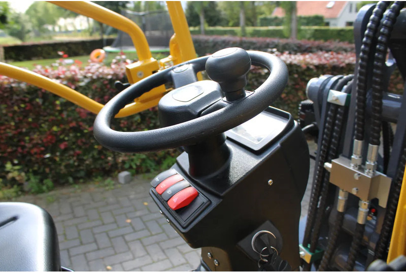 Compact track loader Eurotrac w11 M OOK W12S OP VOORRAAD: picture 8