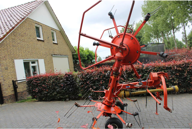 Kuhn GF 5000MHA - Tedder/ Rake: picture 2 Kuhn GF 5000MHA - Tedder/ Rake: picture 2