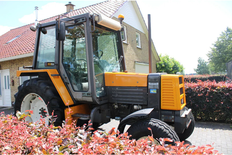 Renault 80-12 - Farm tractor: picture 1 Renault 80-12 - Farm tractor: picture 1