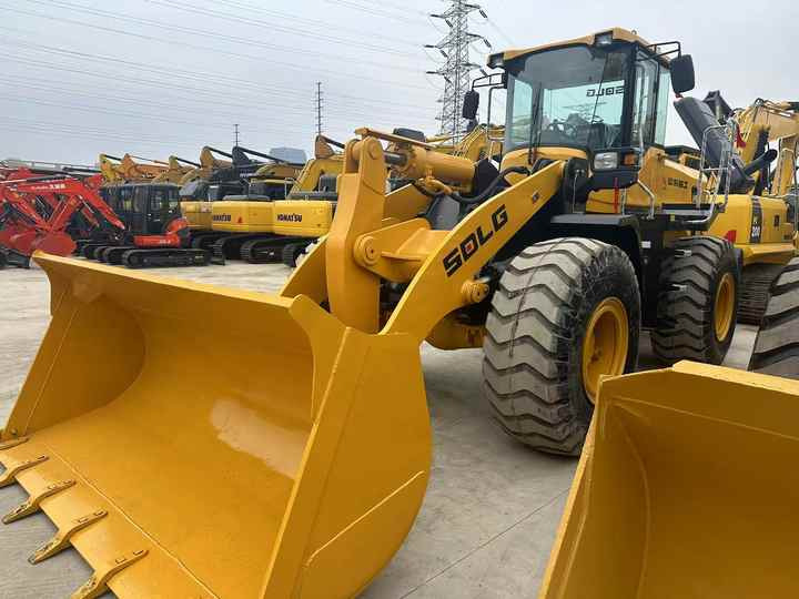 High-Performance Lingong955F Loader Strong Bucket Capacity Ready to Work SDLG - Wheel loader: picture 4 High-Performance Lingong955F Loader Strong Bucket Capacity Ready to Work SDLG - Wheel loader: picture 4