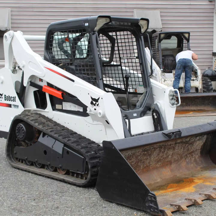 Used Bobcat T590 UsedSkid Steer Loader with Good Condition for Sale S160 S300 S185 S330 - Skid steer loader: picture 1 Used Bobcat T590 UsedSkid Steer Loader with Good Condition for Sale S160 S300 S185 S330 - Skid steer loader: picture 1