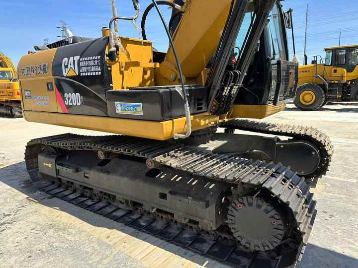 Used Cat320D2 Excavator Efficient Heavy Construction Equipment with Original Engine Second Hand Crawler Excavator - Excavator: picture 3 Used Cat320D2 Excavator Efficient Heavy Construction Equipment with Original Engine Second Hand Crawler Excavator - Excavator: picture 3