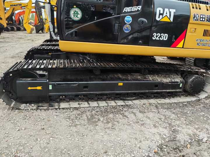 Used Digger CAT 323D2L Construction Machinery Construction Digger Used CAT 323D2L Cheap Excavator - Crawler excavator: picture 5 Used Digger CAT 323D2L Construction Machinery Construction Digger Used CAT 323D2L Cheap Excavator - Crawler excavator: picture 5