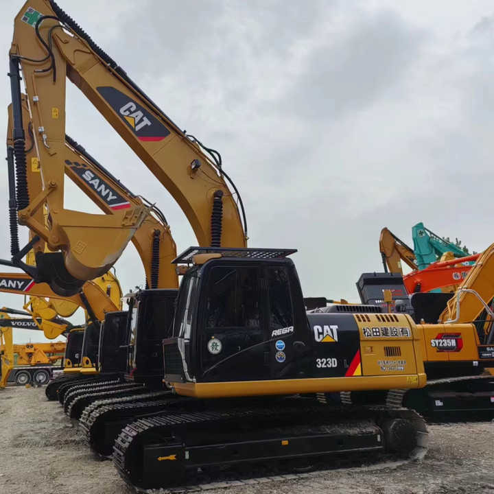 Used Digger CAT 323D2L Construction Machinery Construction Digger Used CAT 323D2L Cheap Excavator - Crawler excavator: picture 1 Used Digger CAT 323D2L Construction Machinery Construction Digger Used CAT 323D2L Cheap Excavator - Crawler excavator: picture 1