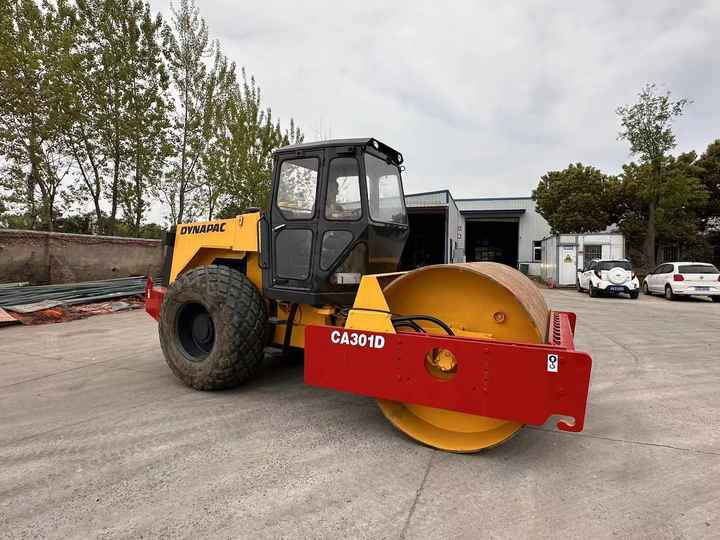 Used Dynapac CA301 Vibratory Roller with Less Working Time and Superior Performance Used Dynapac 251d/301D Roller for Sale - Compactor: picture 4 Used Dynapac CA301 Vibratory Roller with Less Working Time and Superior Performance Used Dynapac 251d/301D Roller for Sale - Compactor: picture 4