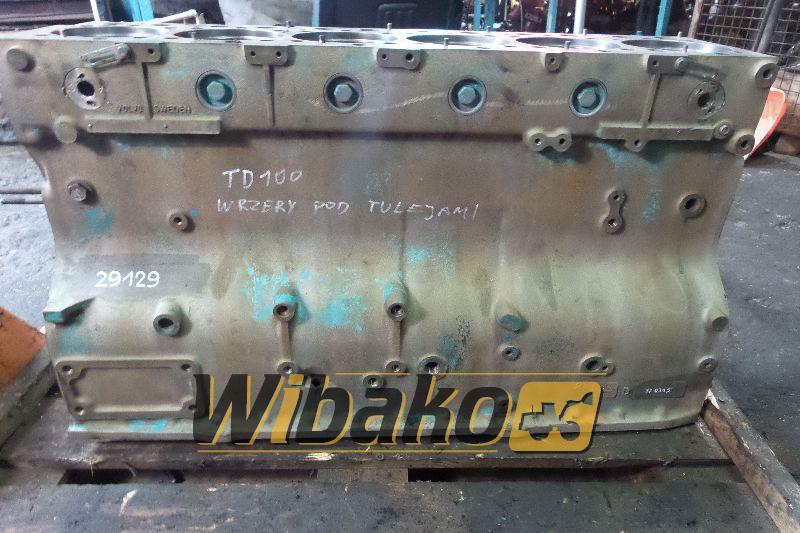 Crankcase for engine Volvo TD100 770315 - Crankcase for Construction machinery: picture 1 Crankcase for engine Volvo TD100 770315 - Crankcase for Construction machinery: picture 1