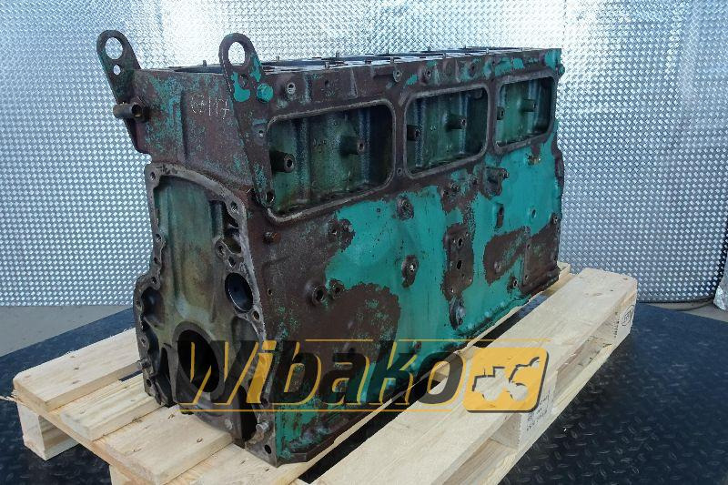 Crankcase for engine Volvo TD103 479650 - Crankcase for Construction machinery: picture 1 Crankcase for engine Volvo TD103 479650 - Crankcase for Construction machinery: picture 1