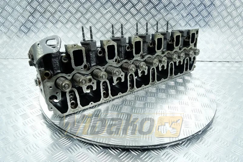 Deutz 04258234 - Cylinder head for Construction machinery: picture 1 Deutz 04258234 - Cylinder head for Construction machinery: picture 1
