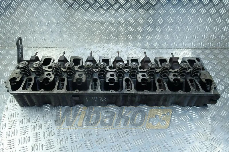 Deutz 04258234 - Cylinder head for Construction machinery: picture 1 Deutz 04258234 - Cylinder head for Construction machinery: picture 1