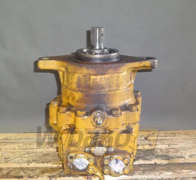 Komatsu PC210-3 - Hydraulic motor for Construction machinery: picture 1 Komatsu PC210-3 - Hydraulic motor for Construction machinery: picture 1