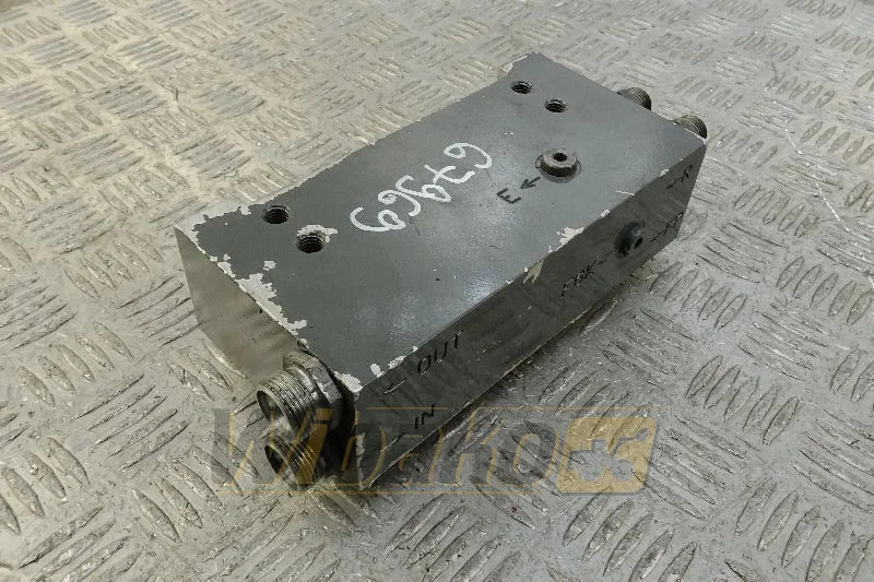 Liebherr 9885358 - Fuel filter for Construction machinery: picture 1 Liebherr 9885358 - Fuel filter for Construction machinery: picture 1