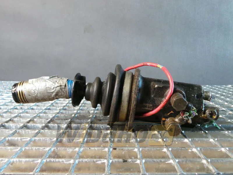 Liebherr A900 9266156 - Hydraulic valve for Construction machinery: picture 1 Liebherr A900 9266156 - Hydraulic valve for Construction machinery: picture 1